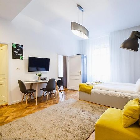 Eat It Cozy Downtown Apartments Oradea Exteriér fotografie
